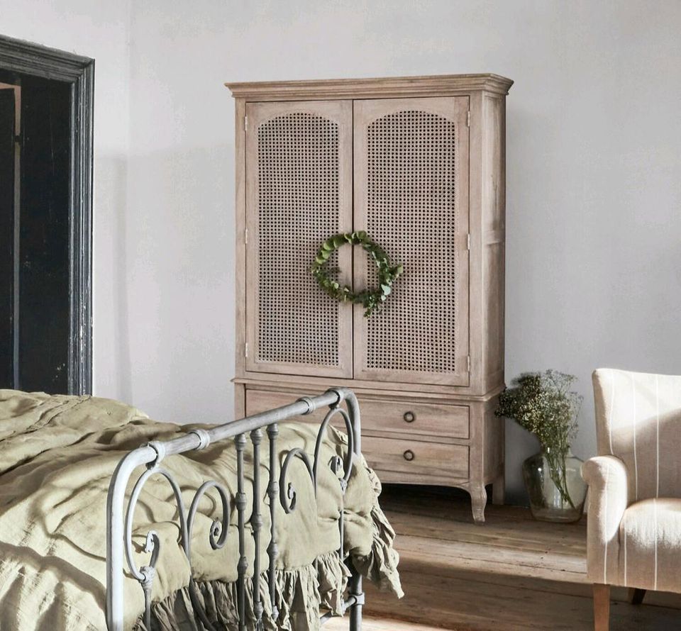 Schrank Truso Wiener Geflecht Kleiderschrank Mirabeau Mangoholz – Bild 3