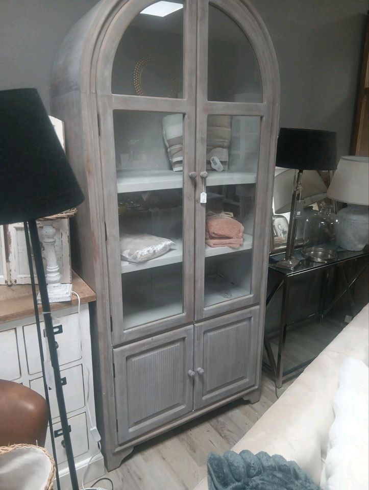Vitrine Cienegas antikgrau Mangoholz White Washed Vintage – Bild 3