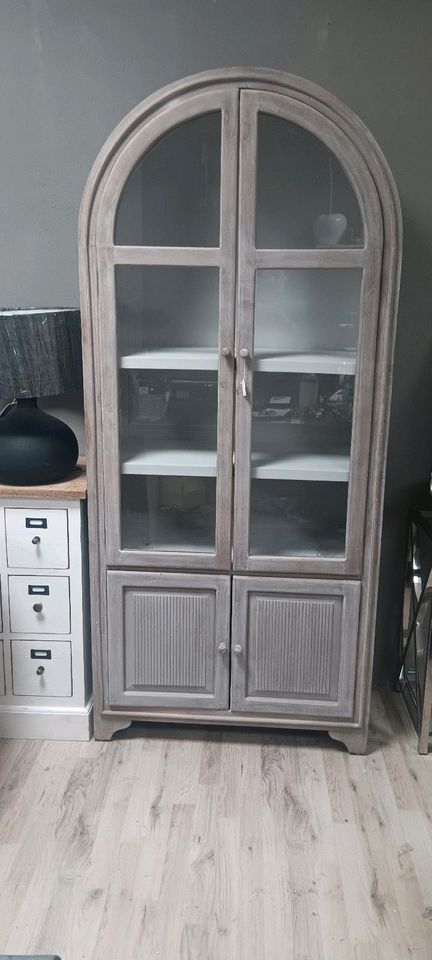 Vitrine Cienegas antikgrau Mangoholz White Washed Vintage – Bild 5