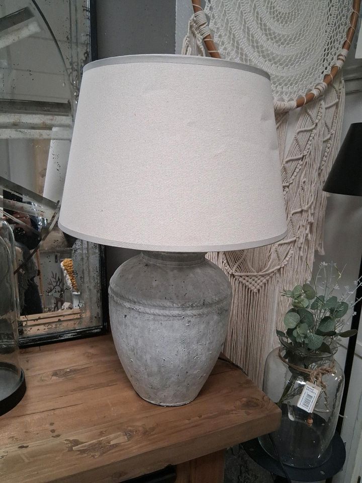 Tischlampe Mosnay Boton- Optik grau creme Antik- Finish
