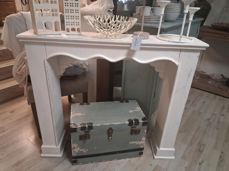 Kaminkonsole Claybourne antikweiß Finish Tannenholz Shabby Chic